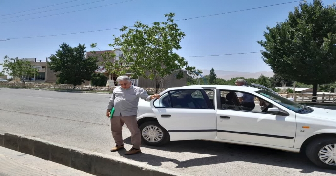 بازدیدکارشناس پایش کودی شرکت خدمات حمایتی کشاورزی استان مرکزی از کارگزاری کود شرکت تعاونی روستایی شهید چمران ، غرق آباد ساوه 