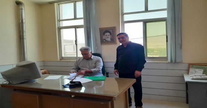 بازدیدکارشناس پایش کودی شرکت خدمات حمایتی کشاورزی استان مرکزی از کارگزاری کود شرکت تعاونی روستایی شهید چمران ، غرق آباد ساوه 