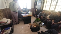 راستی‌آزمایی تحویل کودهای یارانه‌ای به کشاورزان در کارگزاری دشت‌قلعه توسط کارشناس بازرگانی شرکت خدمات حمایتی کشاورزی استان قم