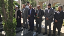 حضور همکاران ومدیرشرکت خدمات حمایتی کشاورزی استان کردستان درمراسم عطر افشانی وغبارروبی مزارشهدا بمناسبت هفته جهادکشاورزی
